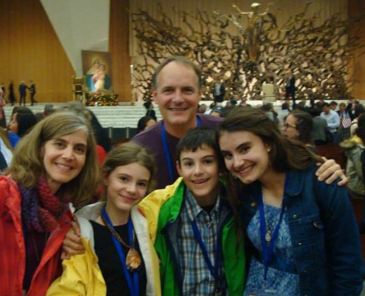 Paul and Lisa Dedinsky with their children Natalia, Charlie, and Abby